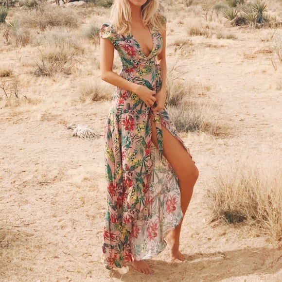 XIX PALMS Dresses & Skirts - Gorgeous Palm Wrap Dress